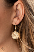 Load image into Gallery viewer, Paparazzi's Circulating Shimmer - Gold Urban necklace
