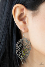 Load image into Gallery viewer, Paparazzi's Seasonal Showcase - Green earrings
