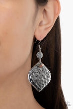 Load image into Gallery viewer, Paparazzi's Tropical Terrace - Multi earrings

