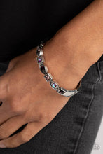 Load image into Gallery viewer, Paparazzi's Poetically Picturesque - Purple bracelet

