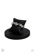Load image into Gallery viewer, Paparazzi's Old Holly - White bracelet (Blockbusters)
