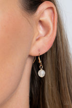 Load image into Gallery viewer, Paparazzi's Boardwalk Babe - Gold necklace
