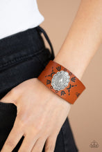 Load image into Gallery viewer, Paparazzi's Desert Badlands - Brown Urban Men bracelet
