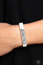 Load image into Gallery viewer, Paparazzi's Love Life - White bracelet

