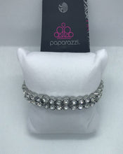 Load image into Gallery viewer, Paparazzi's Come and Get It! - White bracelet
