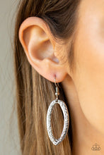 Load image into Gallery viewer, Paparazzi's Urban Artisan - Silver necklace
