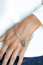 Load image into Gallery viewer, Paparazzi's Treasure Charms - Blue bracelet
