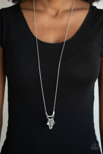 Load image into Gallery viewer, Paparazzi's Trendsetting Trinket - Silver necklace
